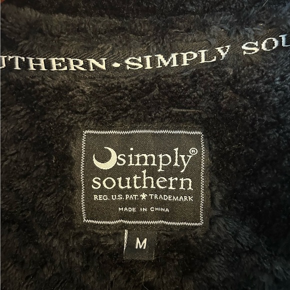Simply Southern Charcoal Fleece Top - Picture 2 of 4